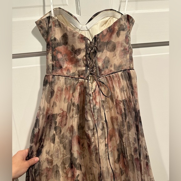 BNWOT- LuLu’s strapless dress size- 6 - Picture 3 of 12